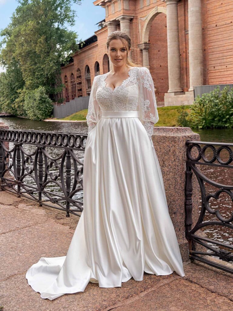 Plus Size Elegant Empire Waist Bridesmaid Dresses w/ Long Lace Sleeve